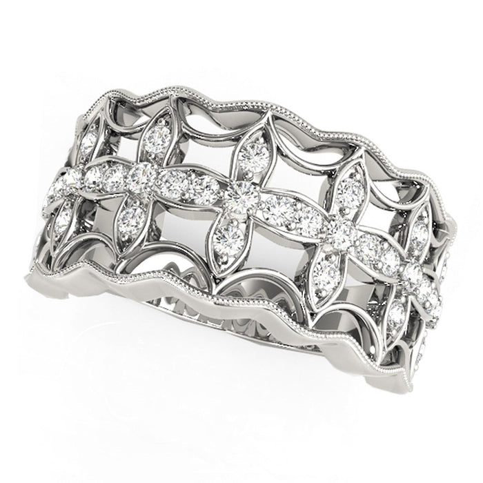 Diamond Studded Four Leaf Clover Motif Ring in 14k White Gold (1/4 cttw).